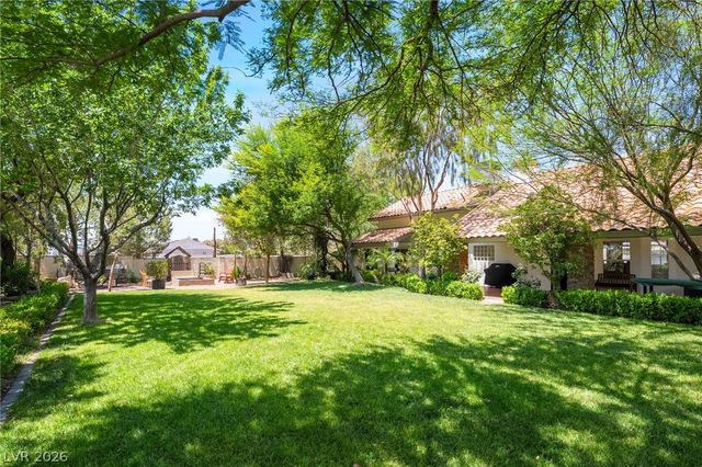 10380 Gilespie Street, Las Vegas, NV 89183