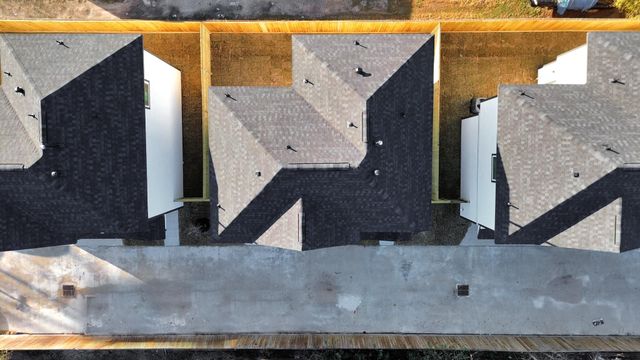 8025 Peachtree Street C, Houston, TX 77016