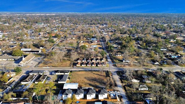 8025 Peachtree Street C, Houston, TX 77016