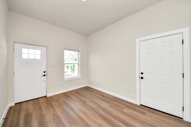 8025 Peachtree Street C, Houston, TX 77016