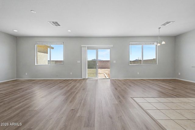 10555 W CROWN KING Road, Tolleson, AZ 85353