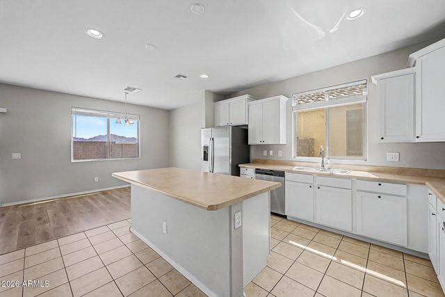 10555 W CROWN KING Road, Tolleson, AZ 85353