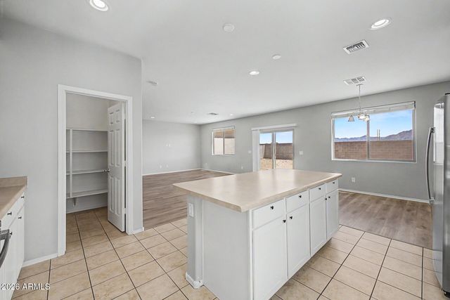 10555 W CROWN KING Road, Tolleson, AZ 85353