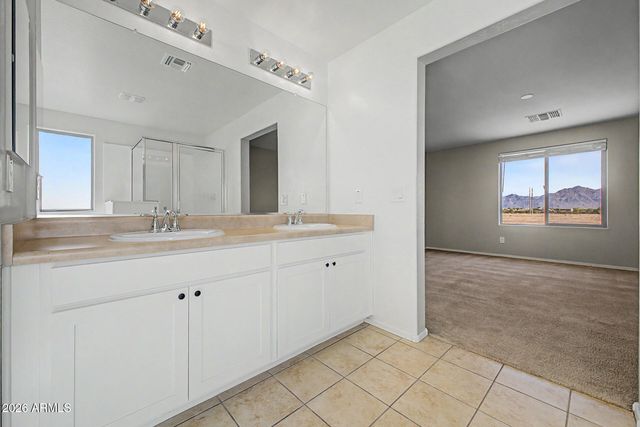 10555 W CROWN KING Road, Tolleson, AZ 85353