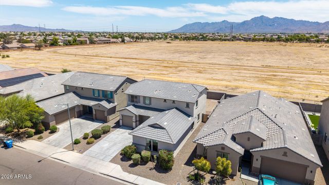 10555 W CROWN KING Road, Tolleson, AZ 85353