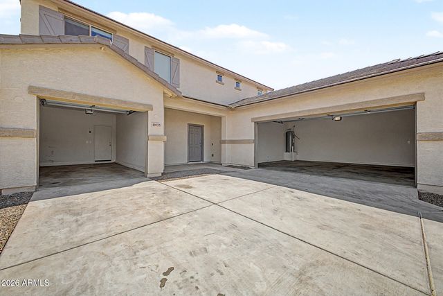 10555 W CROWN KING Road, Tolleson, AZ 85353