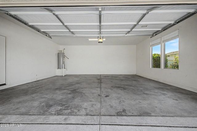 10555 W CROWN KING Road, Tolleson, AZ 85353