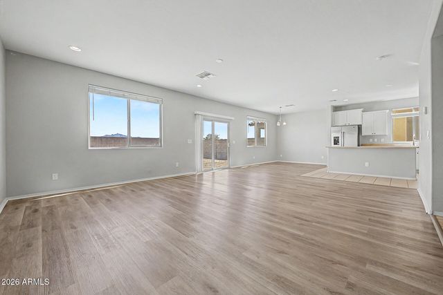 10555 W CROWN KING Road, Tolleson, AZ 85353