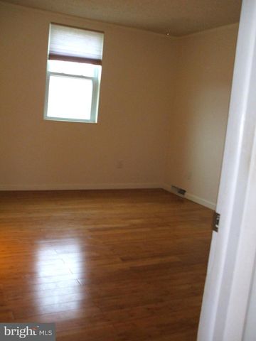 1608 STRAHLE ST, Philadelphia, PA 19152