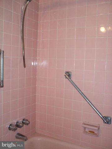 1608 STRAHLE ST, Philadelphia, PA 19152