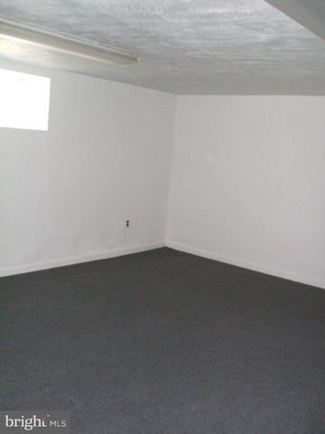 1608 STRAHLE ST, Philadelphia, PA 19152