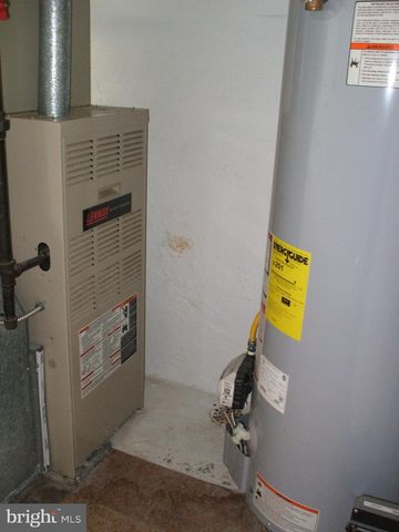 1608 STRAHLE ST, Philadelphia, PA 19152