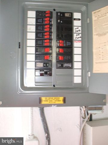 1608 STRAHLE ST, Philadelphia, PA 19152