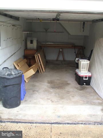 1608 STRAHLE ST, Philadelphia, PA 19152