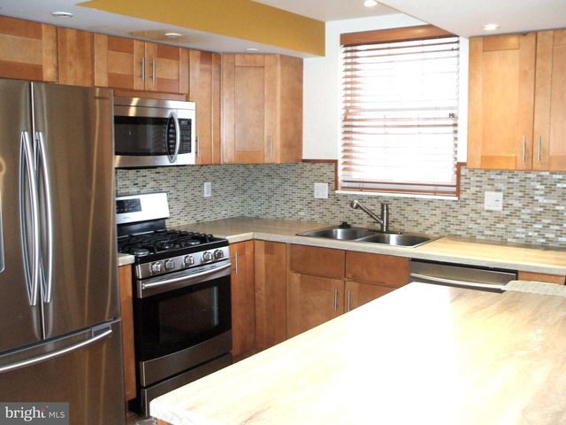 1608 STRAHLE ST, Philadelphia, PA 19152