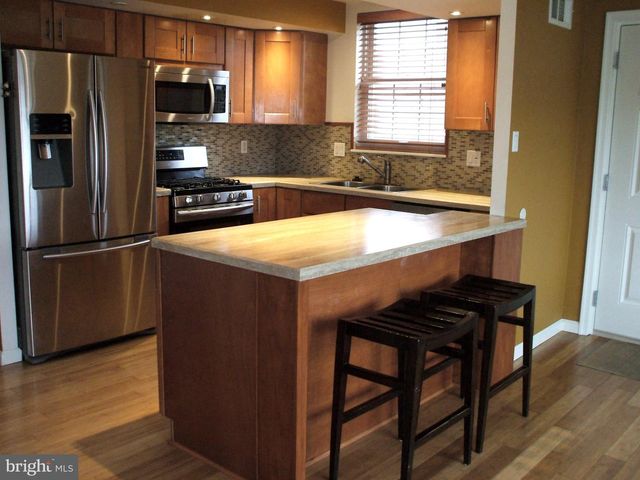 1608 STRAHLE ST, Philadelphia, PA 19152