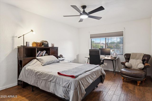 105 E CLAREMONT Street, Phoenix, AZ 85012