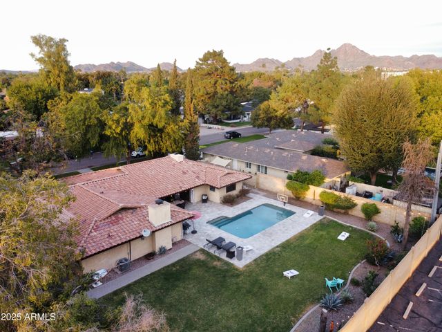 105 E CLAREMONT Street, Phoenix, AZ 85012