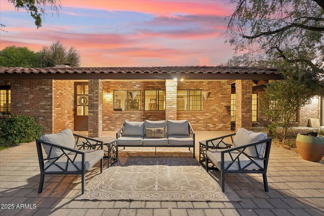 105 E CLAREMONT Street, Phoenix, AZ 85012