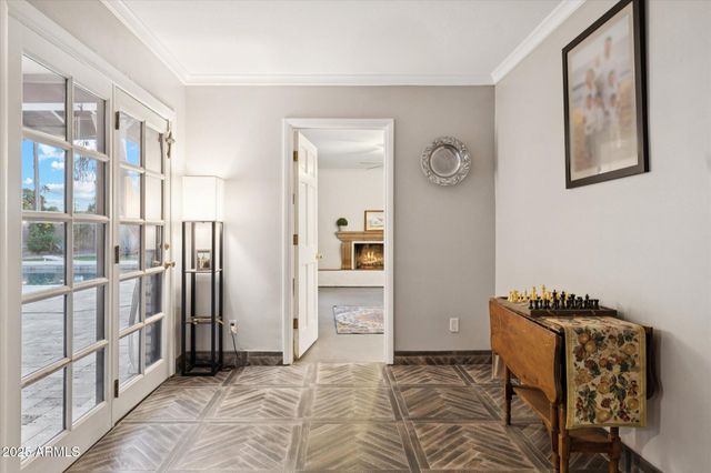 105 E CLAREMONT Street, Phoenix, AZ 85012