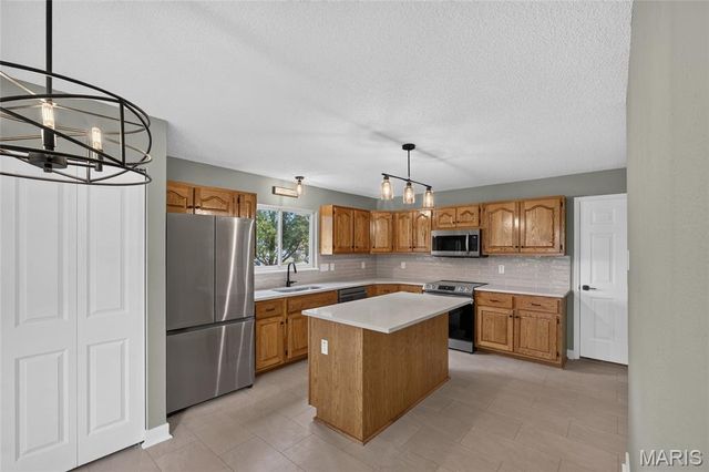 1 Adventura Drive, Festus, MO 63028