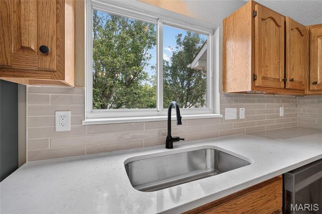 1 Adventura Drive, Festus, MO 63028