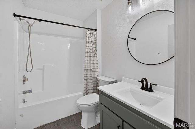 1 Adventura Drive, Festus, MO 63028