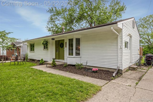 3360 Creek Drive, Ann Arbor, MI 48108