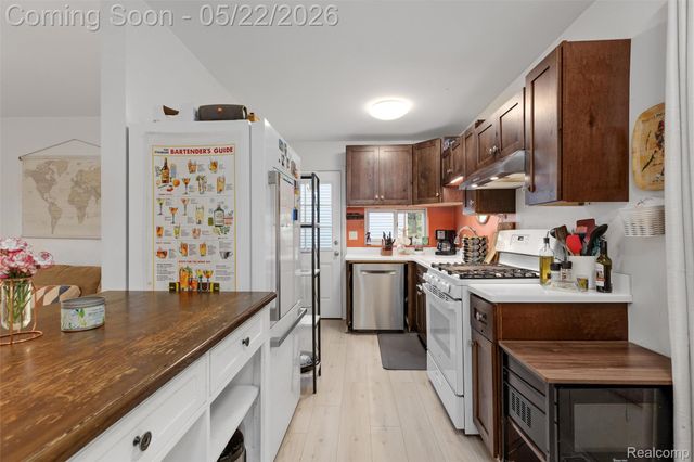 3360 Creek Drive, Ann Arbor, MI 48108