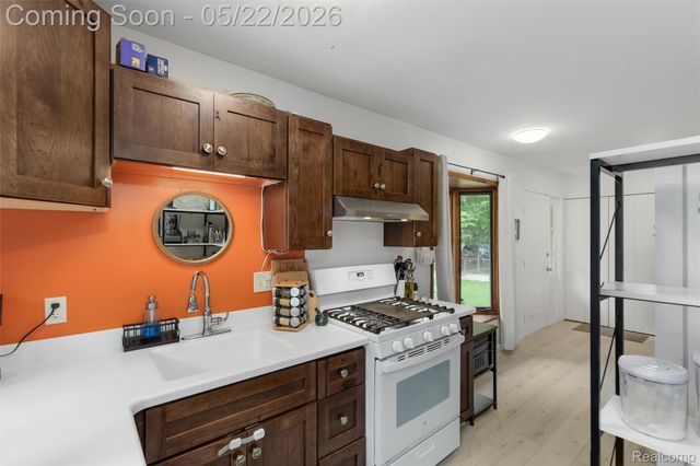 3360 Creek Drive, Ann Arbor, MI 48108