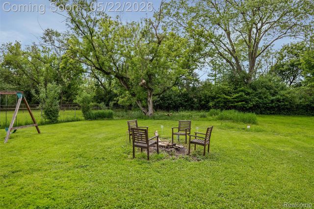 3360 Creek Drive, Ann Arbor, MI 48108