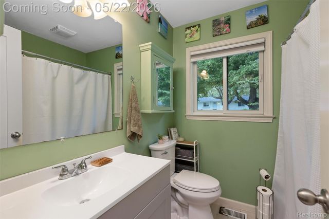 3360 Creek Drive, Ann Arbor, MI 48108