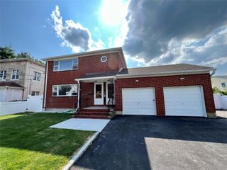 10 Dougherty Street, Glen Cove, NY 11542