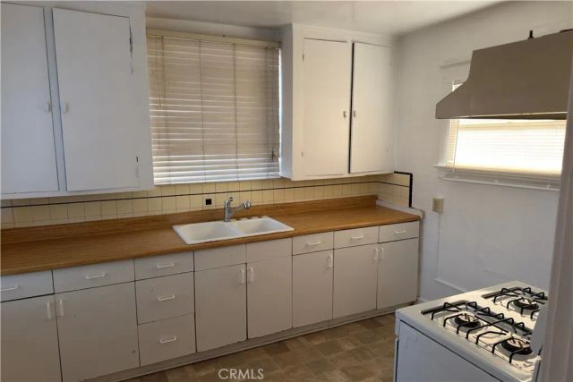 421 Almond Avenue, Long Beach, CA 90802