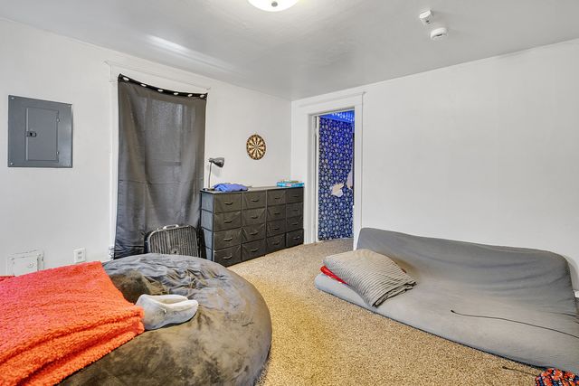 118 W Donovan Avenue, Woodstock, IL 60098