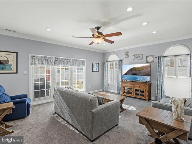 38 SOFIA DR, Blackwood, NJ 08012