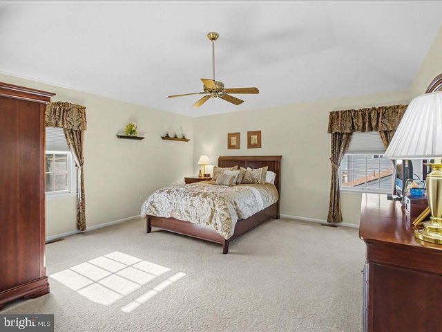 38 SOFIA DR, Blackwood, NJ 08012