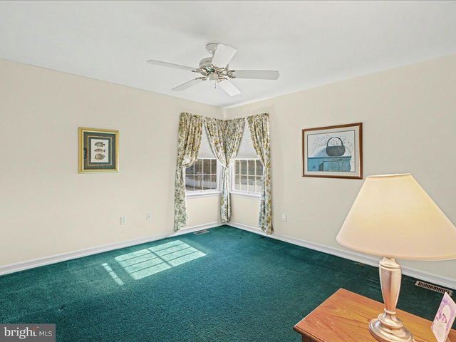 38 SOFIA DR, Blackwood, NJ 08012