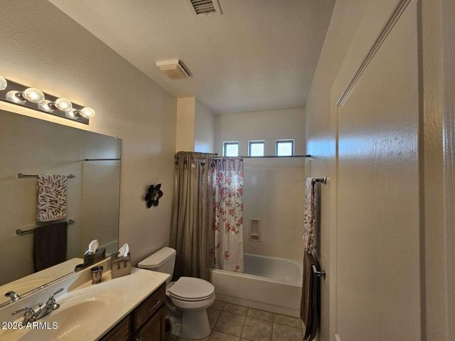 1262 E LA COSTA Place, Chandler, AZ 85249