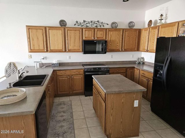 1262 E LA COSTA Place, Chandler, AZ 85249