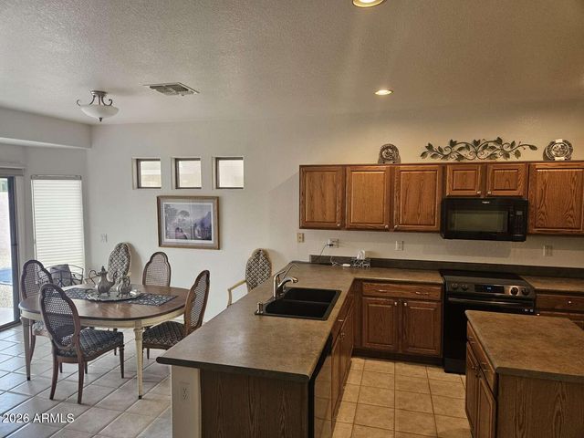 1262 E LA COSTA Place, Chandler, AZ 85249