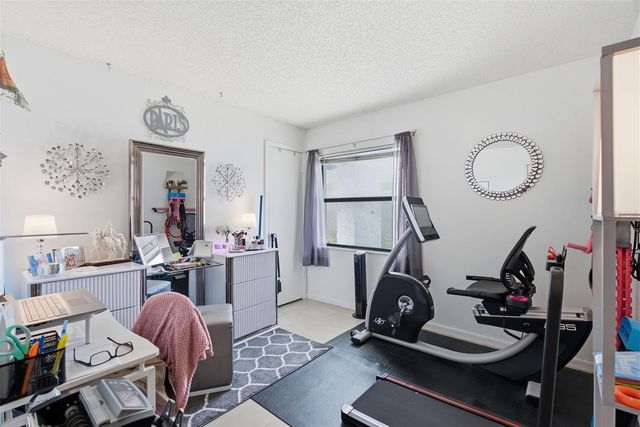 10816 FAIRFIELD VILLAGE DRIVE, Tampa, FL 33624