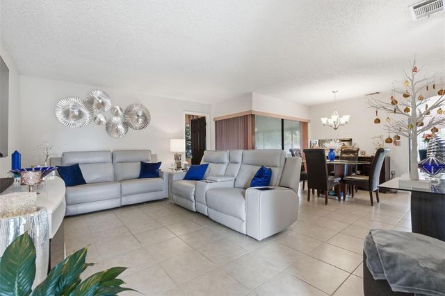 10816 FAIRFIELD VILLAGE DRIVE, Tampa, FL 33624