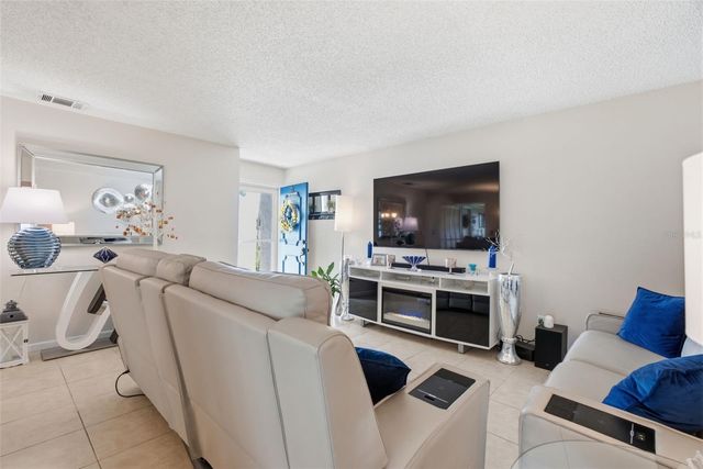 10816 FAIRFIELD VILLAGE DRIVE, Tampa, FL 33624