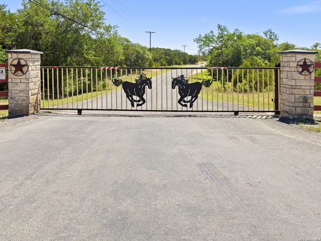 163 N Stallion Estates Drive, Spring Branch, TX 78070