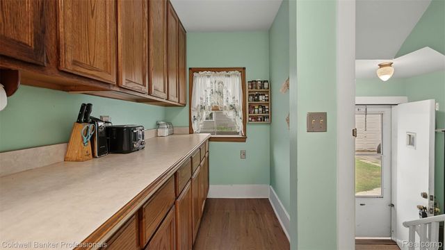 1047 Myrtle Avenue, Waterford Charter Township, MI 48328