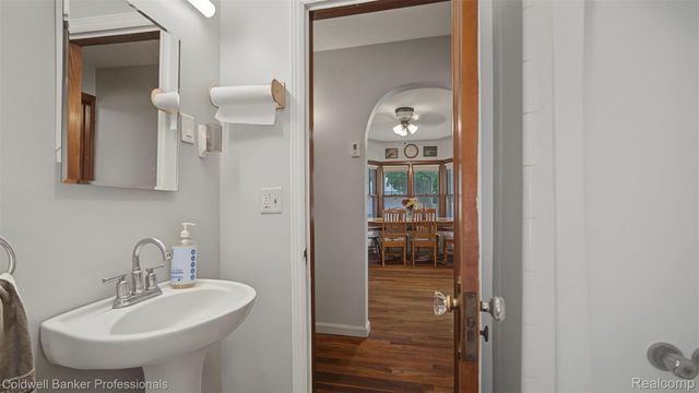 1047 Myrtle Avenue, Waterford Charter Township, MI 48328