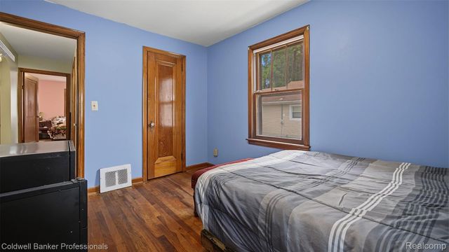 1047 Myrtle Avenue, Waterford Charter Township, MI 48328