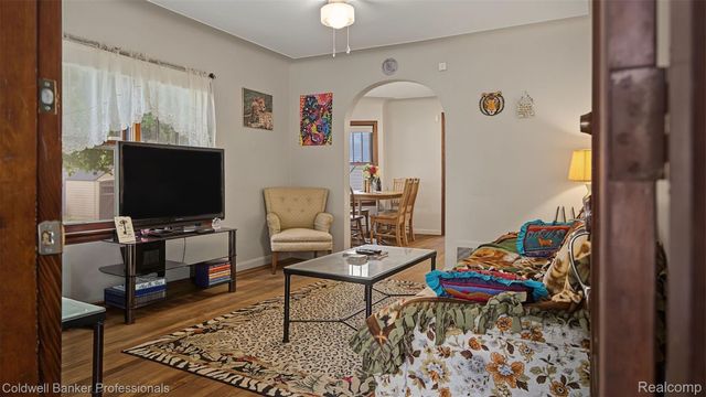 1047 Myrtle Avenue, Waterford Charter Township, MI 48328