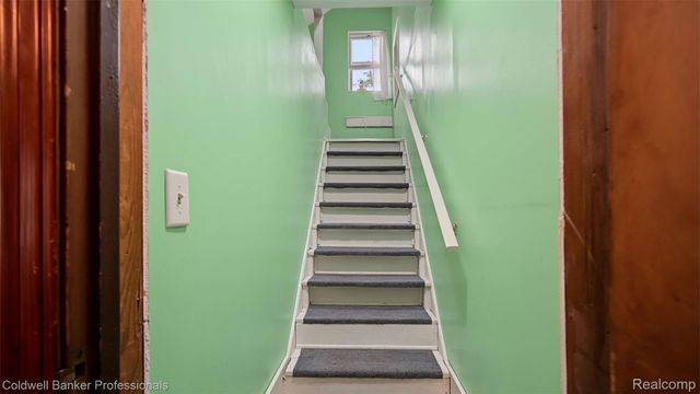 1047 Myrtle Avenue, Waterford Charter Township, MI 48328
